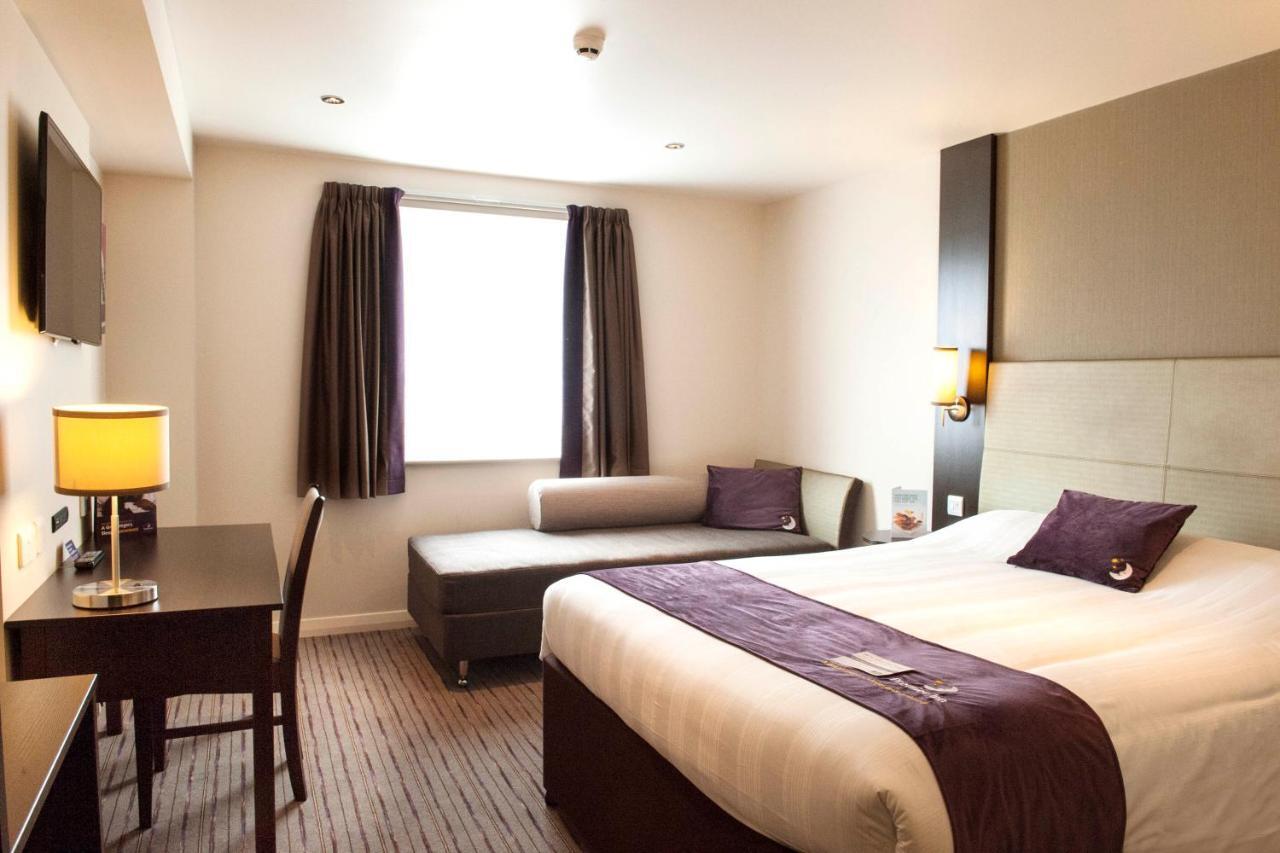 Premier Inn Guildford North - A3 Exterior foto